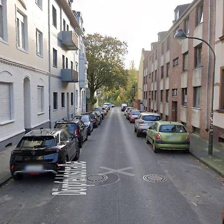 - Chilliges Zimmer In Dusseldorf Mit Balkon & Kuche; Big Tv And Bed - מראה חיצוני תמונה