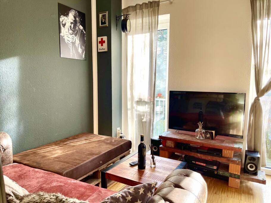 - Chilliges Zimmer In Dusseldorf Mit Balkon & Kuche; Big Tv And Bed - מראה חיצוני תמונה