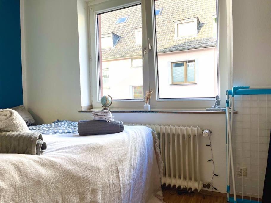 - Chilliges Zimmer In Dusseldorf Mit Balkon & Kuche; Big Tv And Bed - מראה חיצוני תמונה